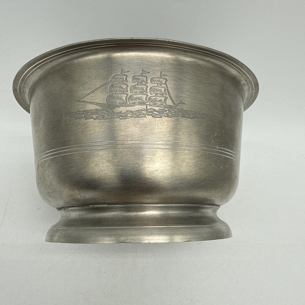 Stieff Pewter Smithsonian Institution S1-6P-17 Bowl